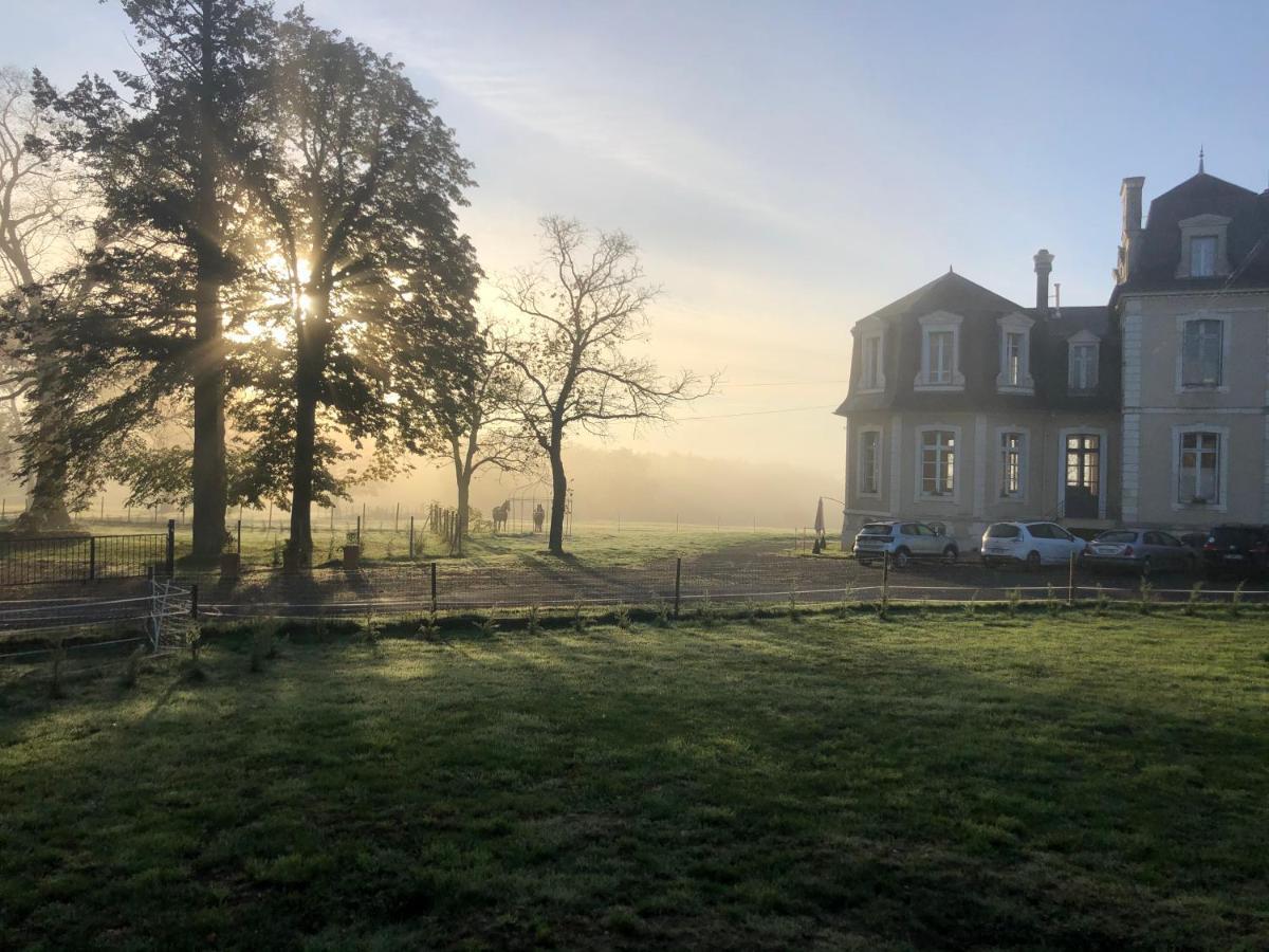 Chambre Romantique Dans Le Chateau De La Bouchatte Chazemais Kültér fotó