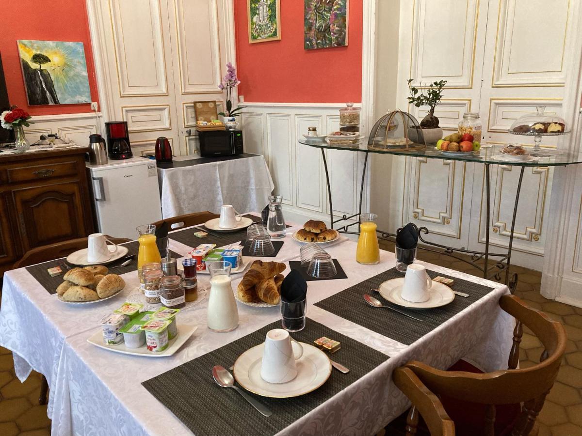 Chambre Romantique Dans Le Chateau De La Bouchatte Chazemais Kültér fotó